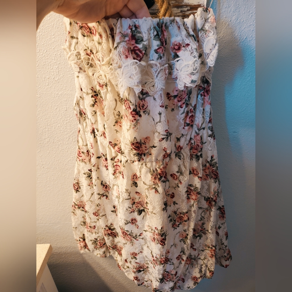 Short floral dress, papaya, size large, flowers, ruffle top